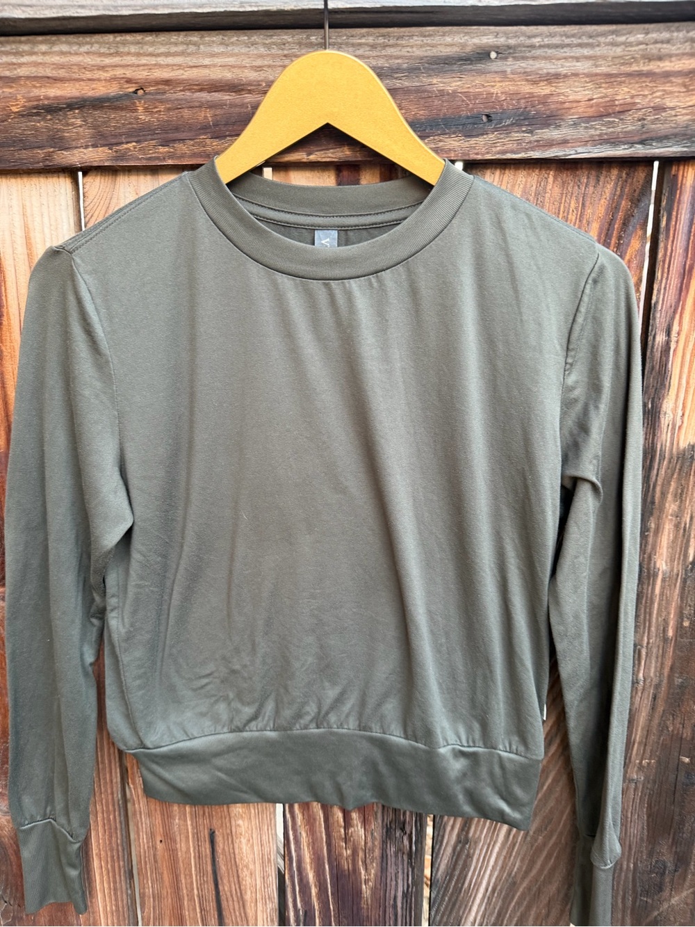 Vuori Rise Shine Olive Green Crop Crewneck XS